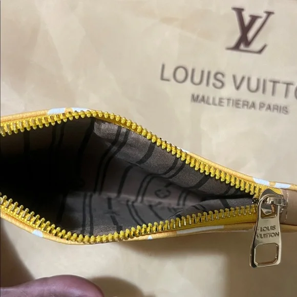 Louis Vuitton Yellow Monogram Travel Bag set - Picture 2 of 3